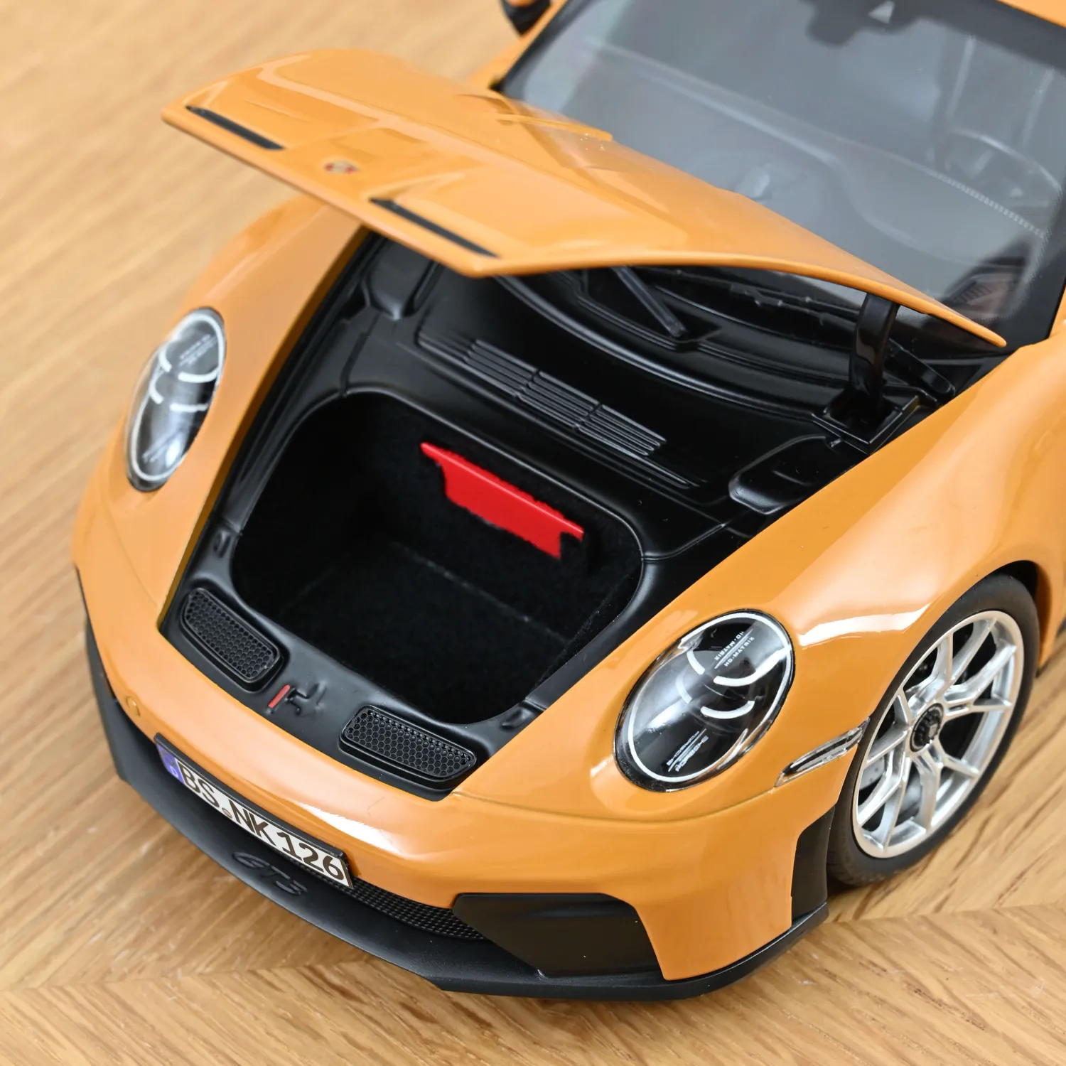 Norev Porsche 911 GT3 Touring 2025 miniature 1/18 Jaune Bahama