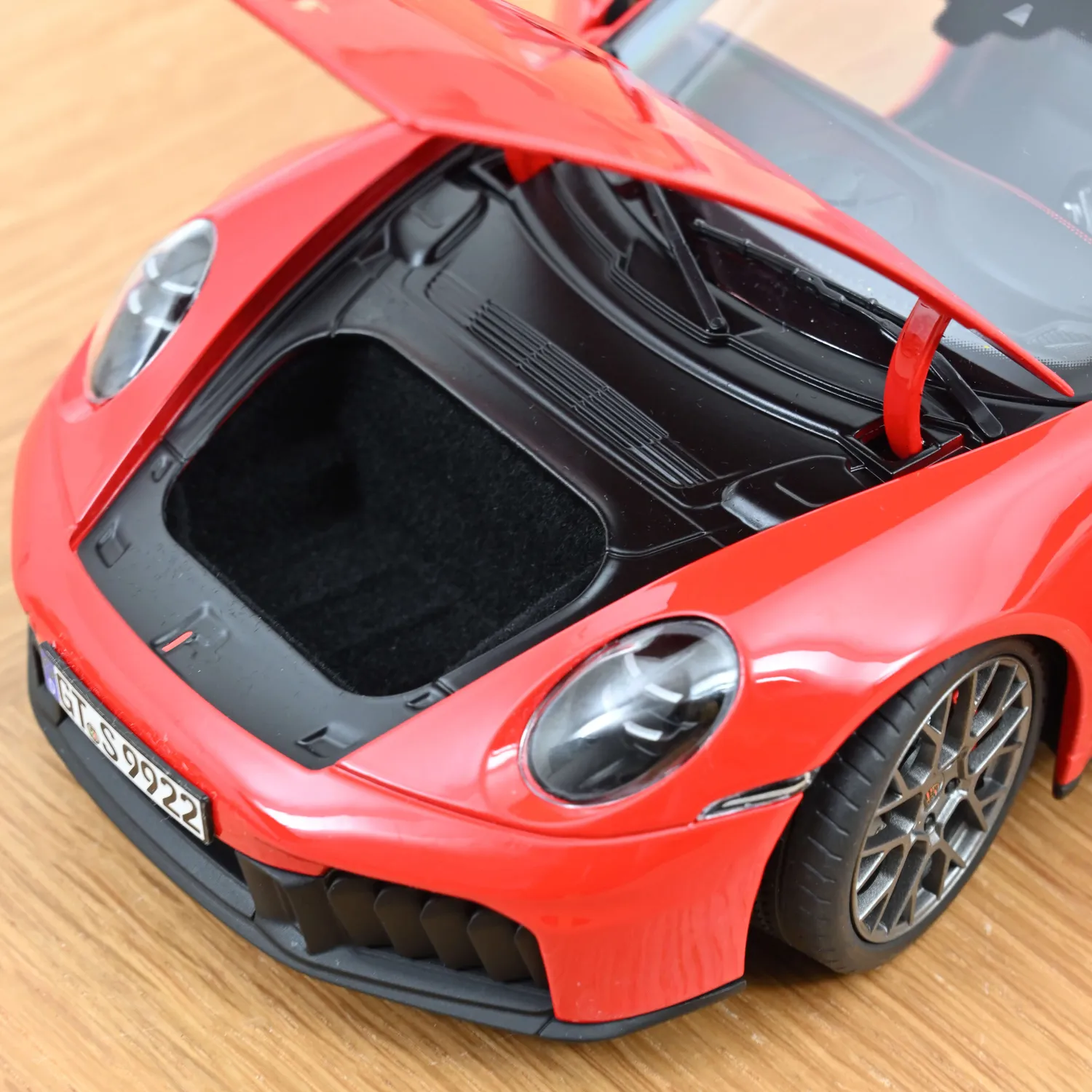 Norev Porsche 911 Carrera 2025 voiture miniature 1/18 Rouge Indien
