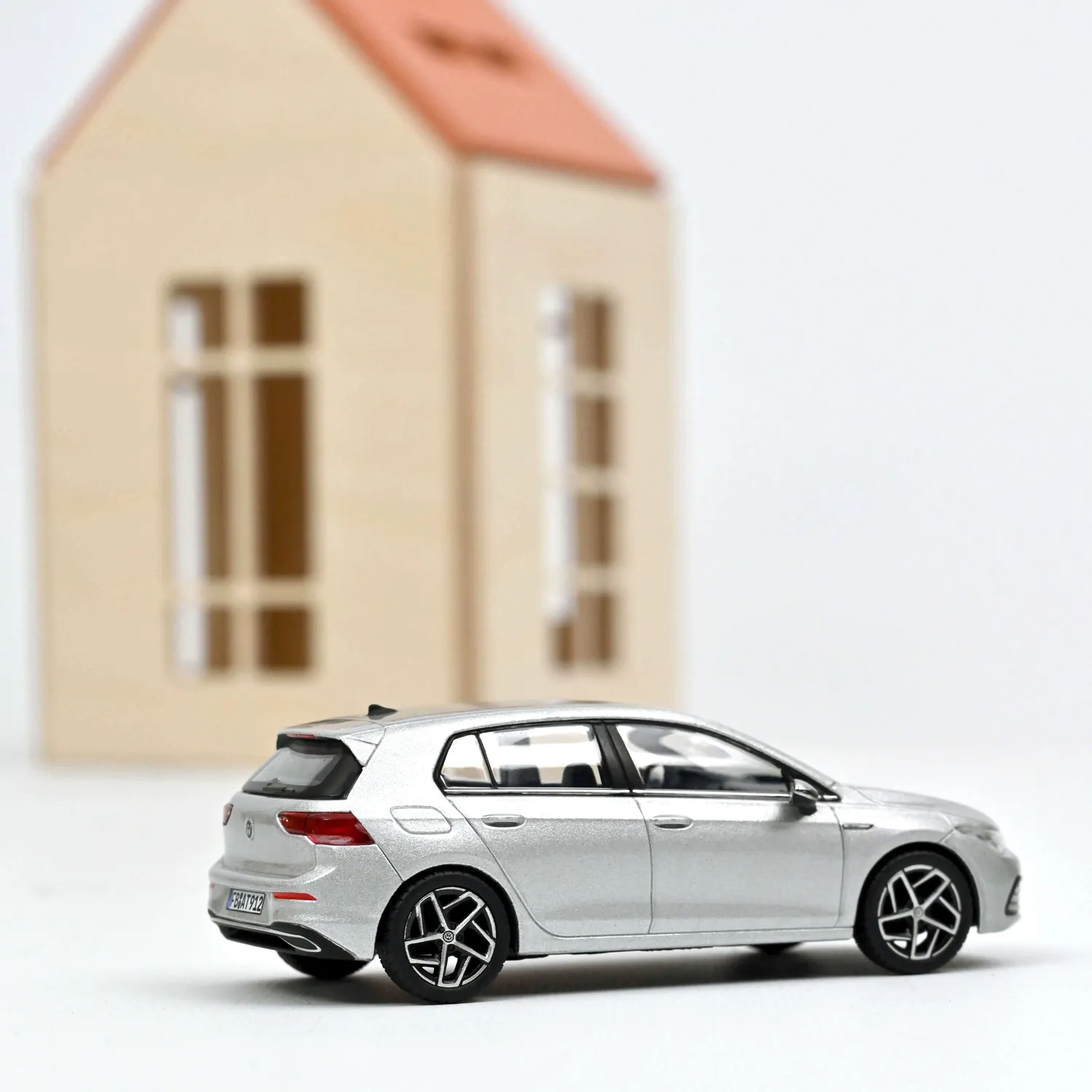 Norev VW Golf 2020 voiture miniature 1/43 argent