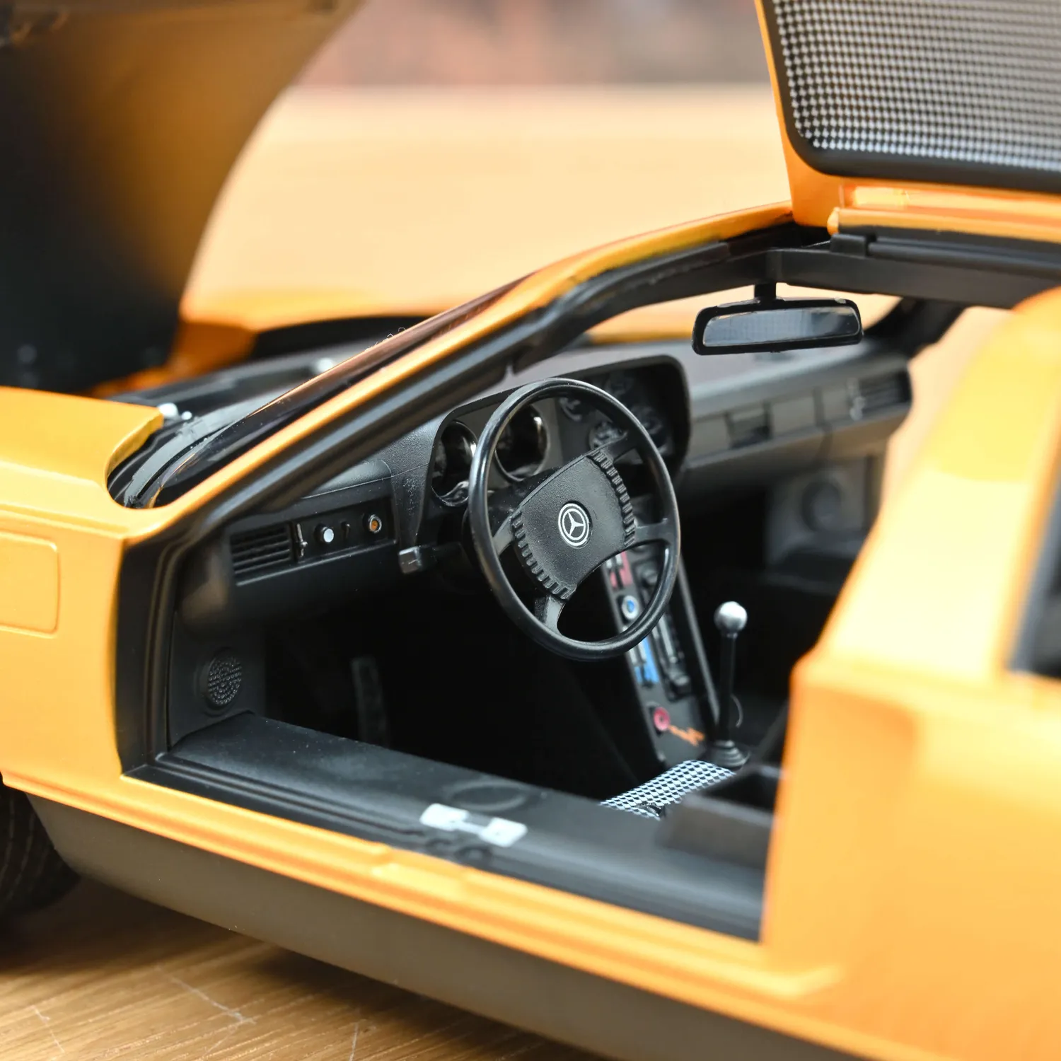 Norev Mercedes C111-II 1970 miniature 1/18 orange métal