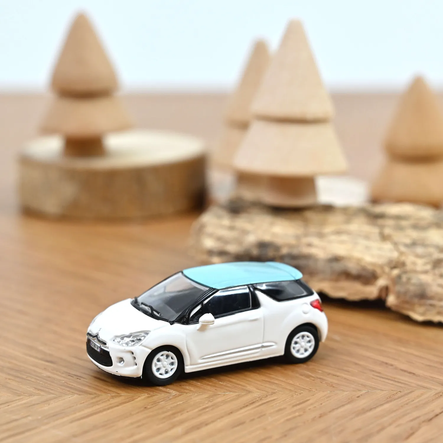 Norev Citroën DS3 2010 miniature 1/87 blanc bleu