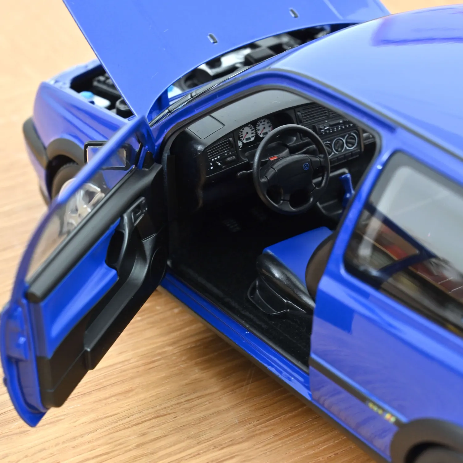 Norev VW Golf GTI Color Concept 1994 miniature 1/18 bleu jazz
