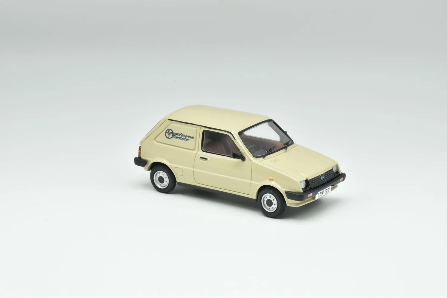Brooklin Lansdowne 1982 Morris Metro Van miniature beige