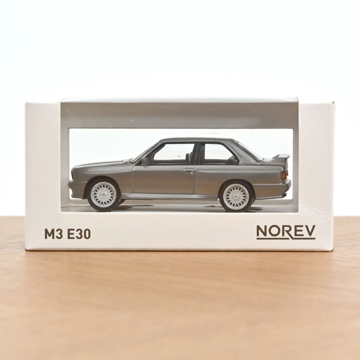 Norev BMW M3 E30 1986 Jet-car 1/43 Argent jouet youngtimer