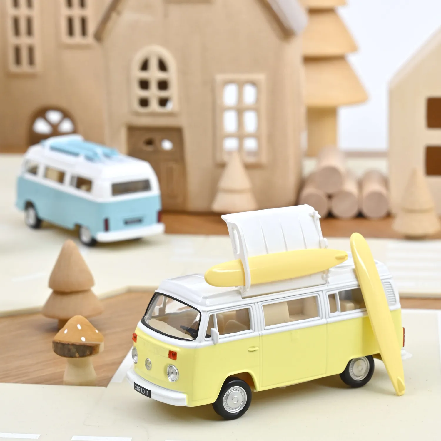 Norev Volkswagen Combi T2b 1973 jet-car 1/43 jaune pastel