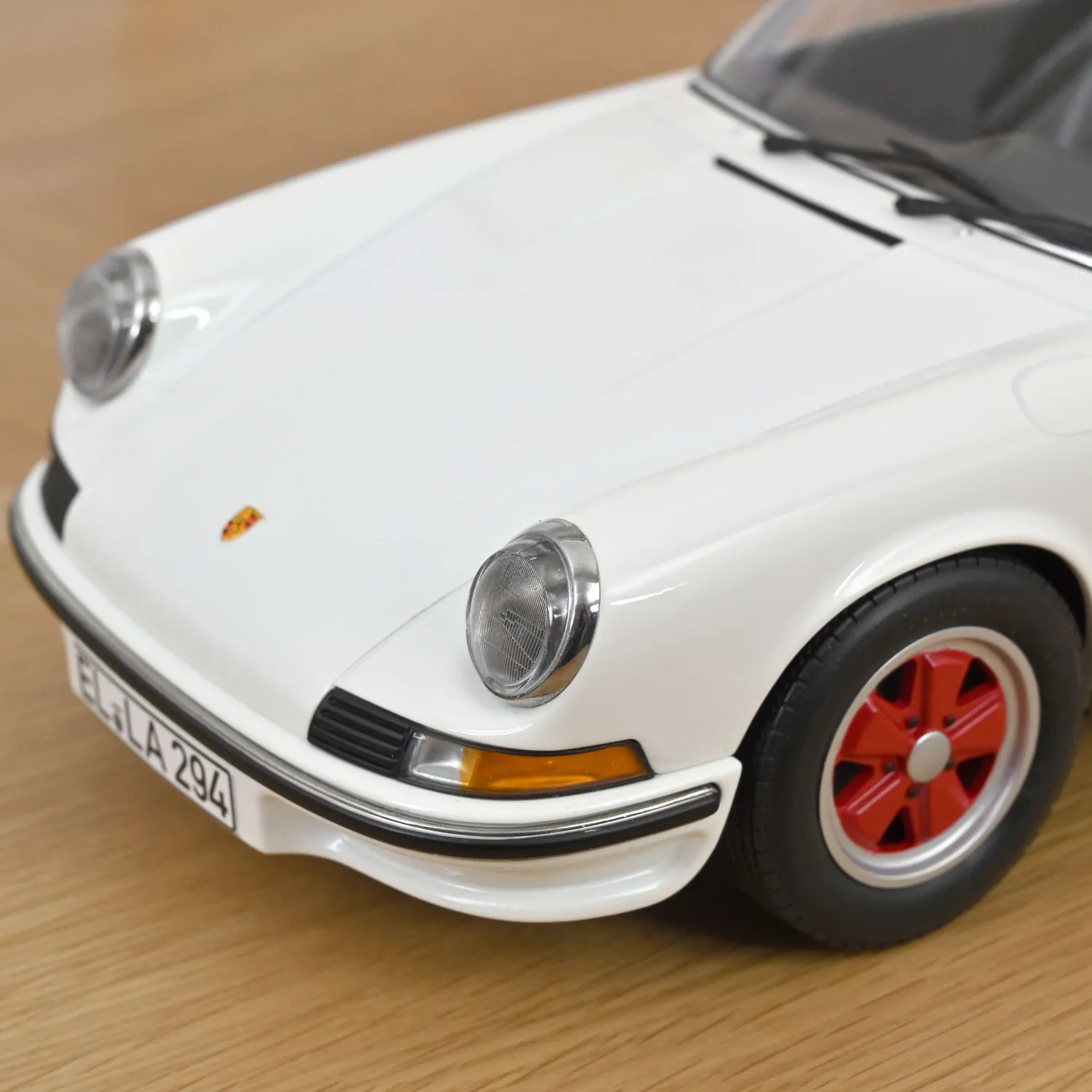 Norev Porsche 911 Carrera RS 2.7 miniature 1/12 blanc rouge