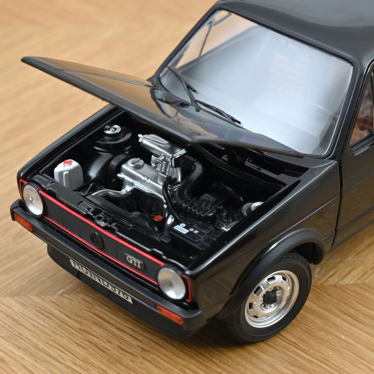Norev VW Golf GTI 1976 miniature 1/18 noire
