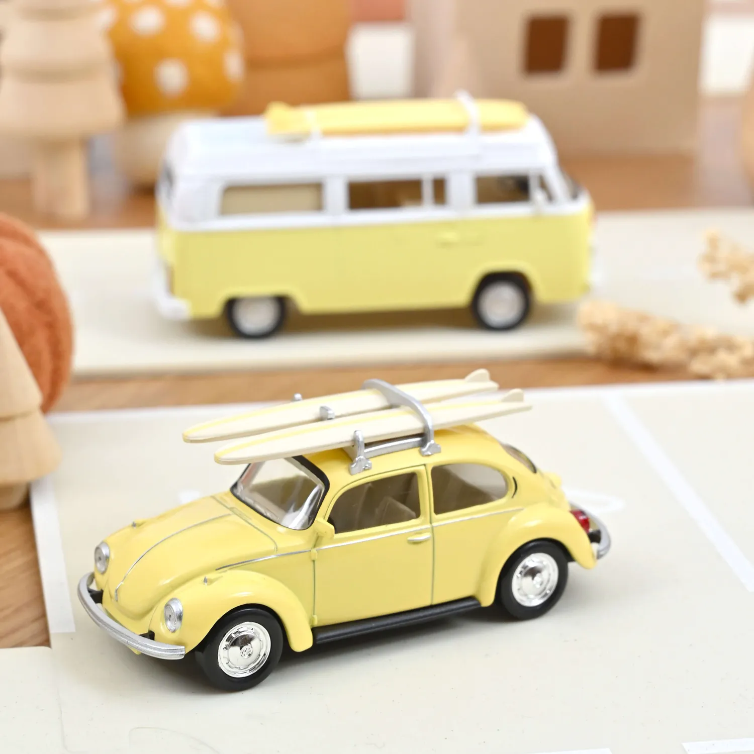 Norev VW Coccinelle 1303 1973 jet-car 1/43 jaune 2 surfs