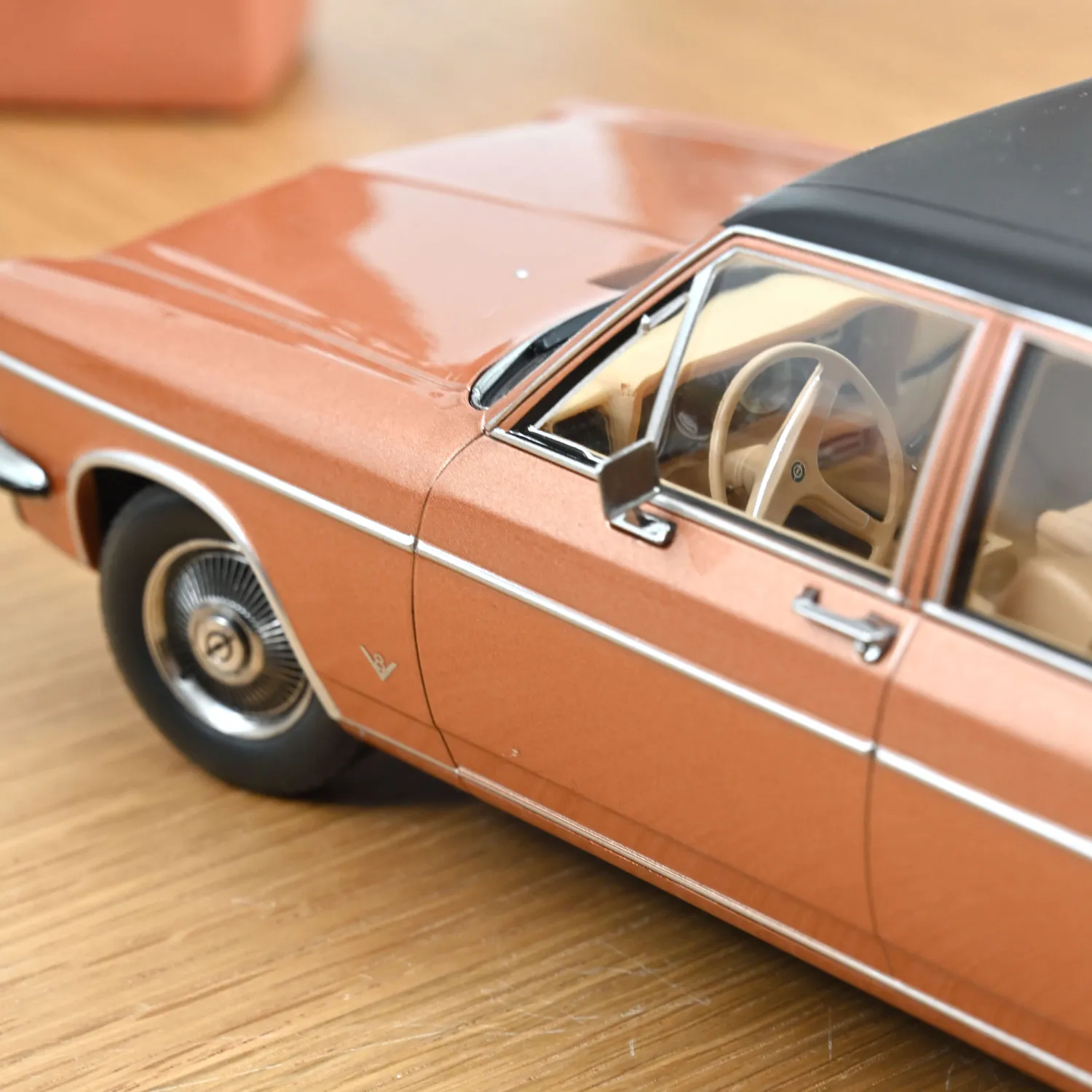 Norev Opel Diplomat V8 1969 miniature 1/18 rouge cuivre