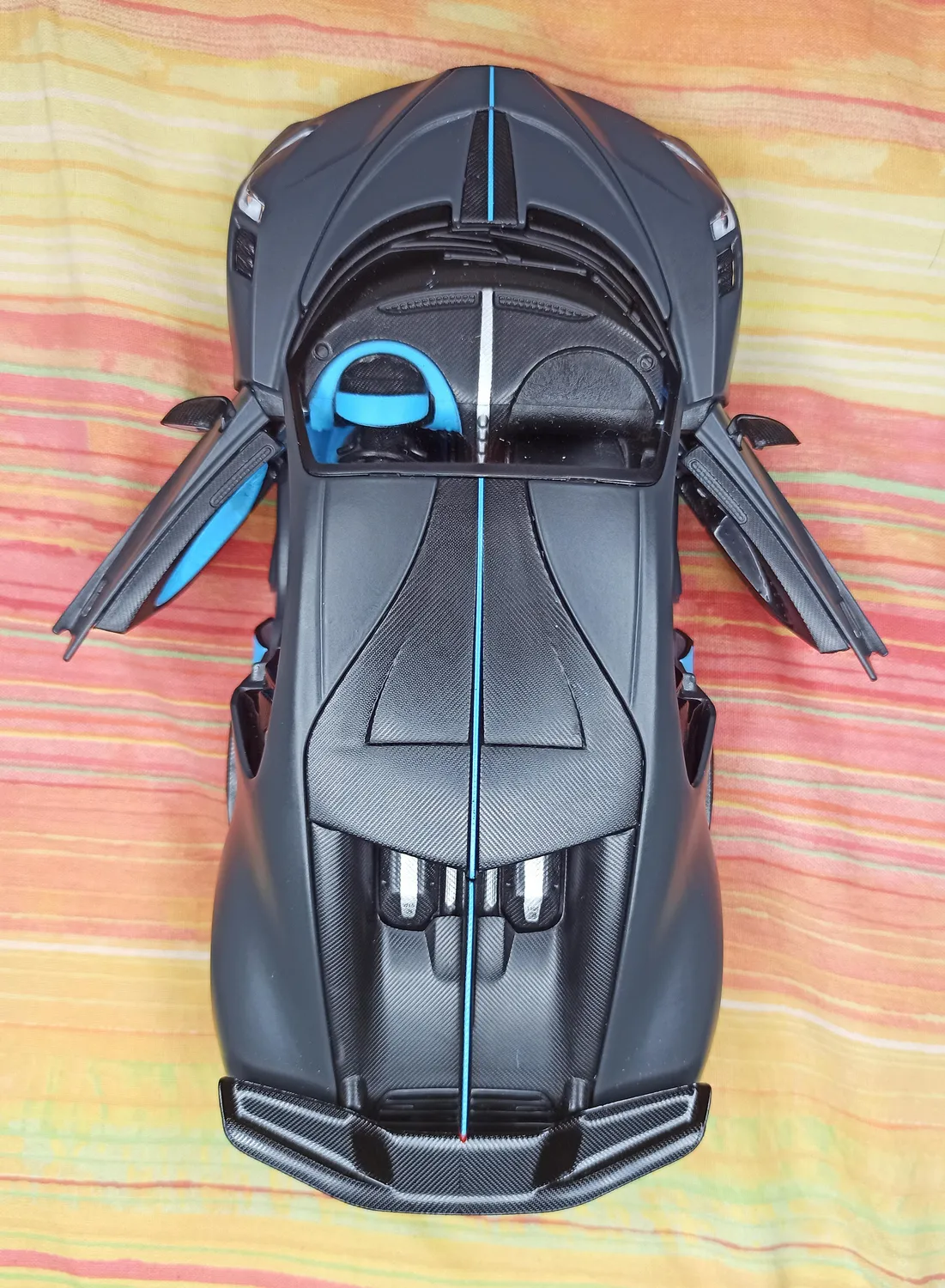 Maisto Bugatti Divo 390642 voiture miniature 1/24 gris foncé