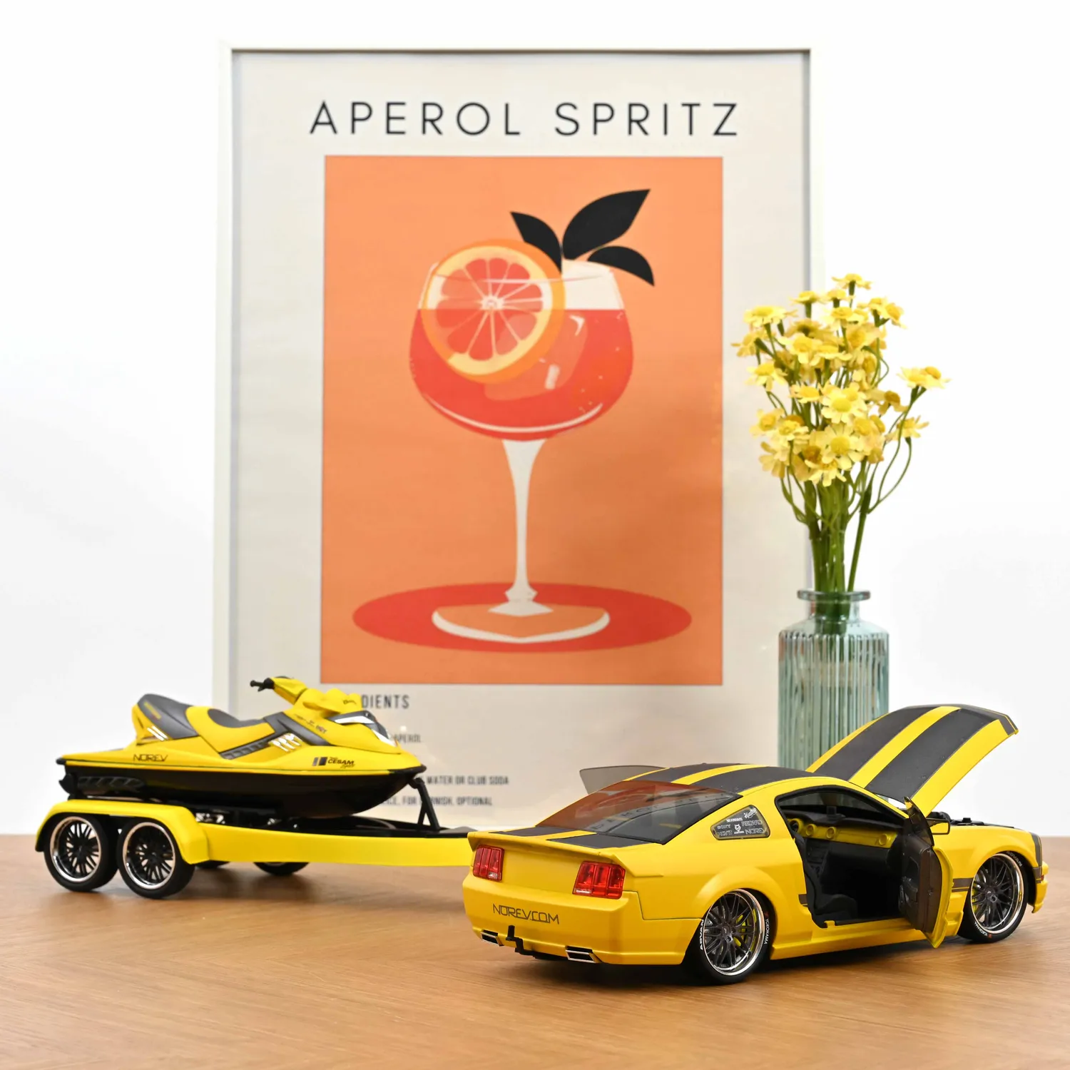 Norev Mustang Parotech Jet Ski voiture miniature jaune 1/18