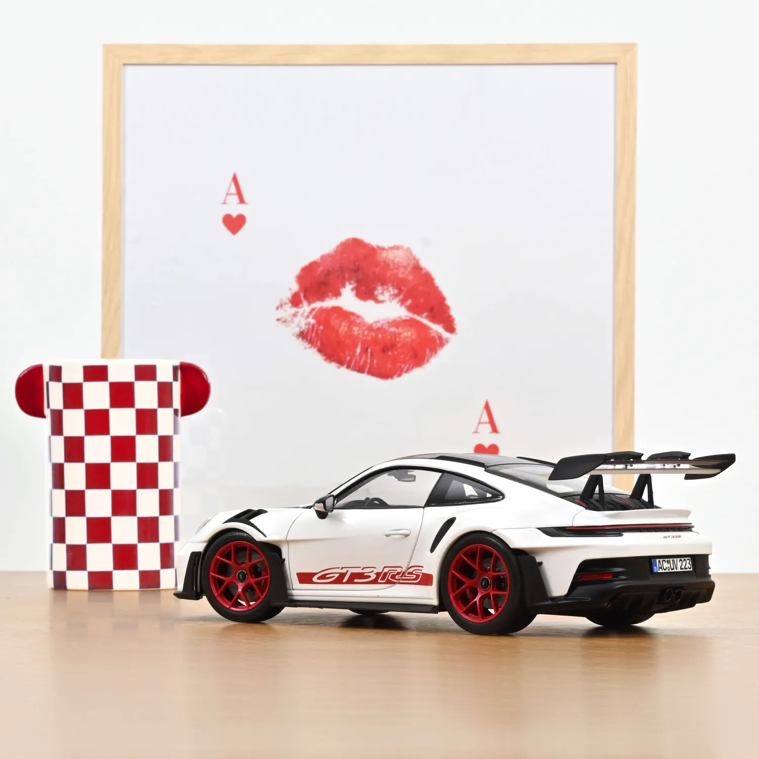 Norev Porsche 911 GT3 RS Weissach 2022 miniature 1/18 blanc