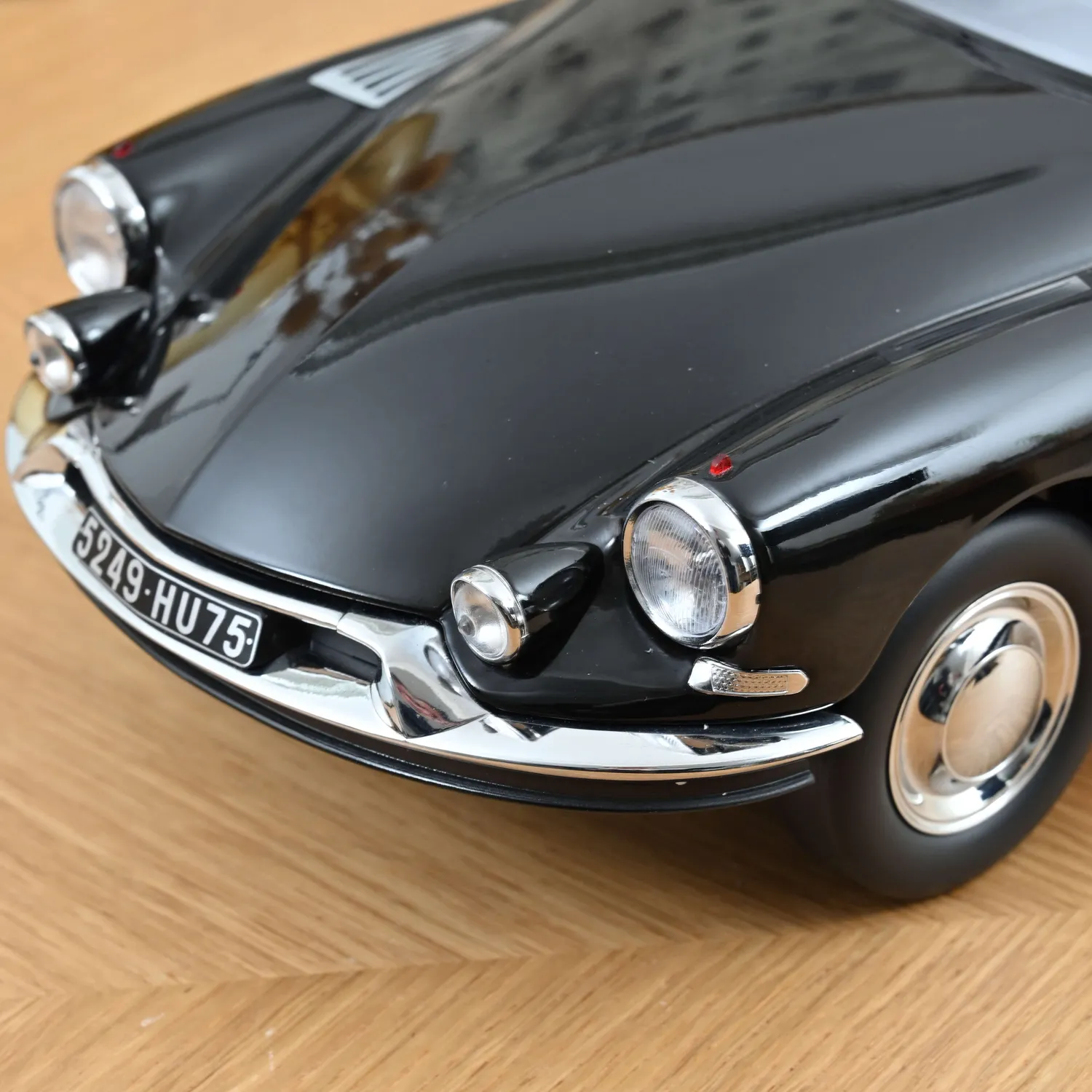 Norev Citroën DS 19 1962 De Gaulle miniature 1/12 noire 250pcs
