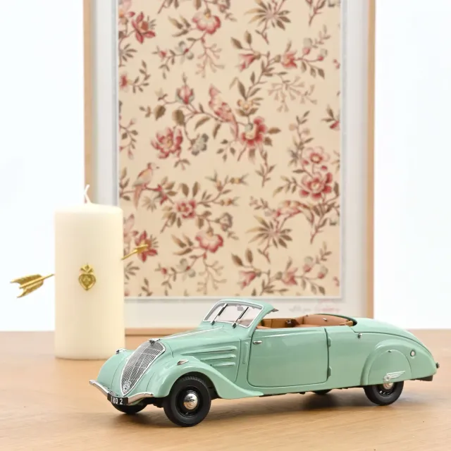 Norev Peugeot 402 Eclipse 1937 voiture miniature 1/18 verte 200 pcs