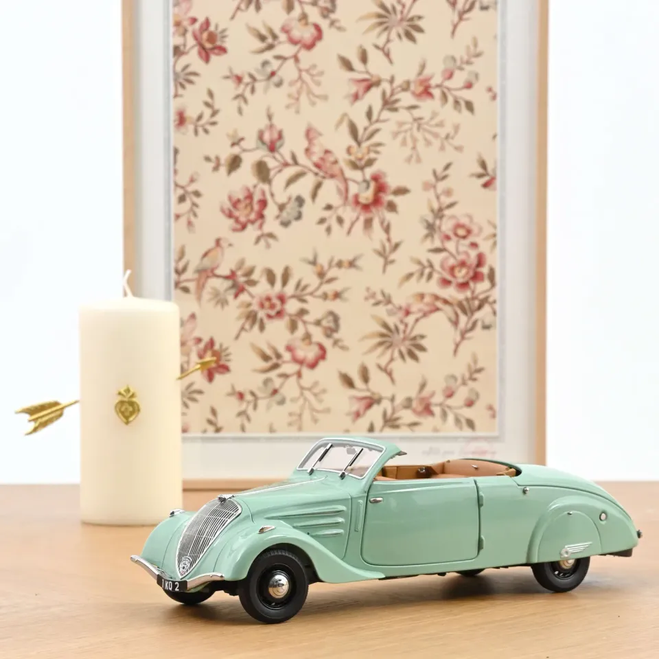 Norev Peugeot 402 Eclipse 1937 voiture miniature 1/18 verte 200 pcs