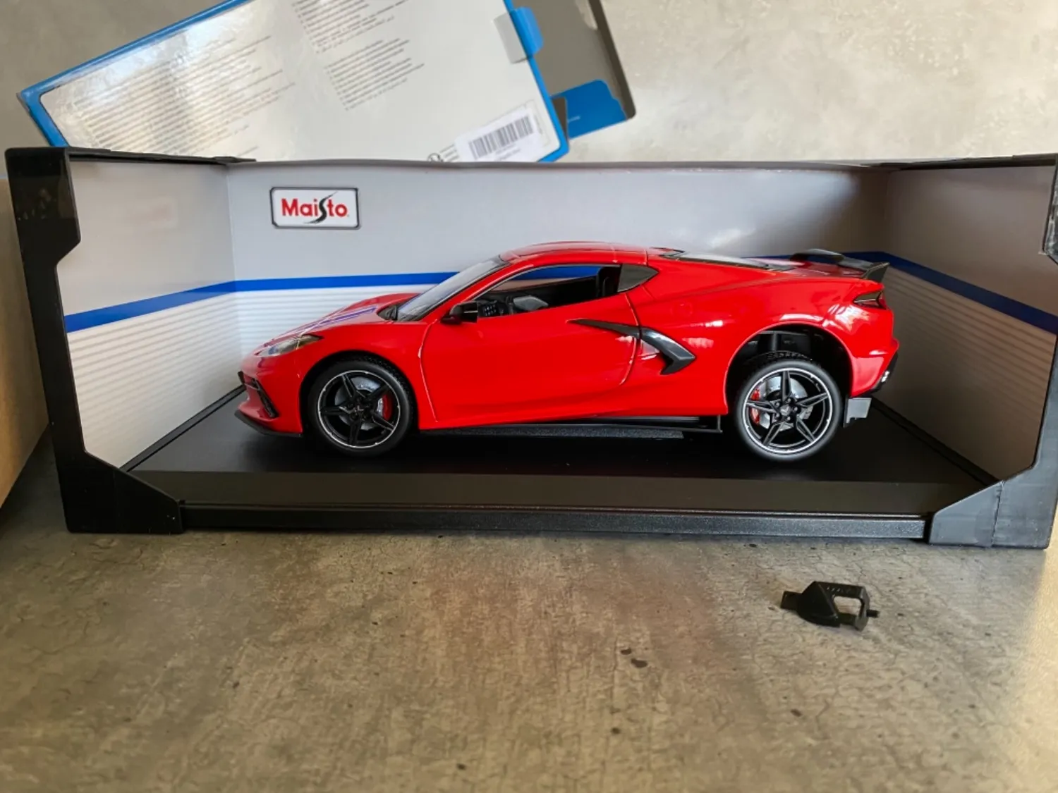 Maisto Corvette Stingray 2020 miniature 1/18 rouge