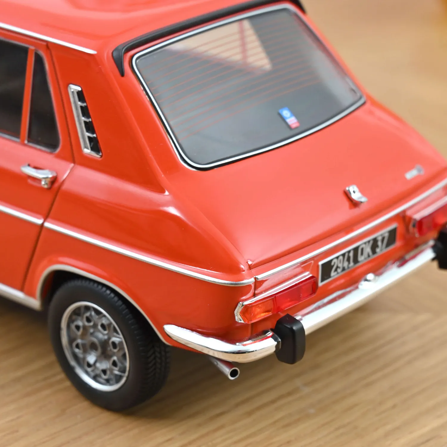 Norev Simca 1100 TI 1974 voiture 1:18 rouge Sumatra