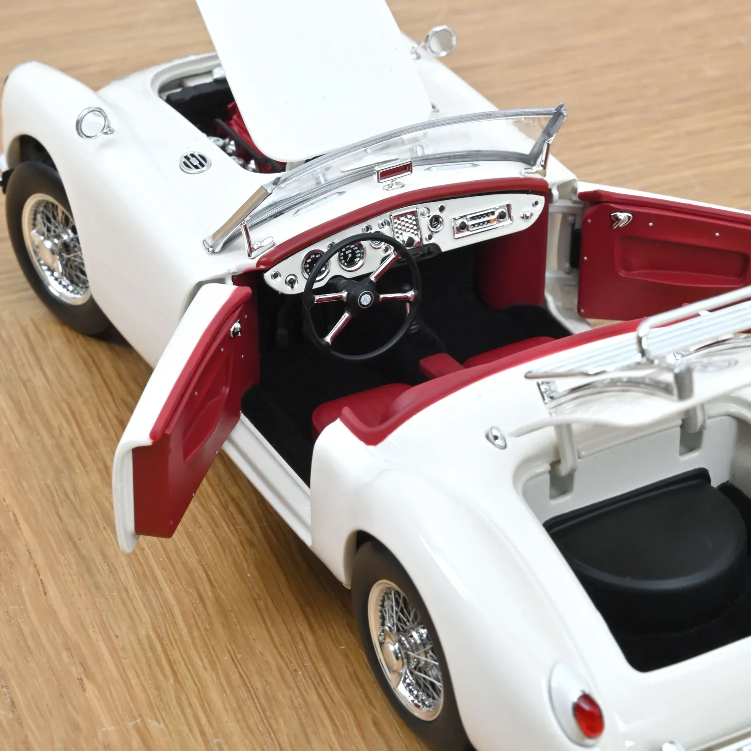 Norev MGA 1955 Blanc Anglais voiture miniature 1/18 200pcs
