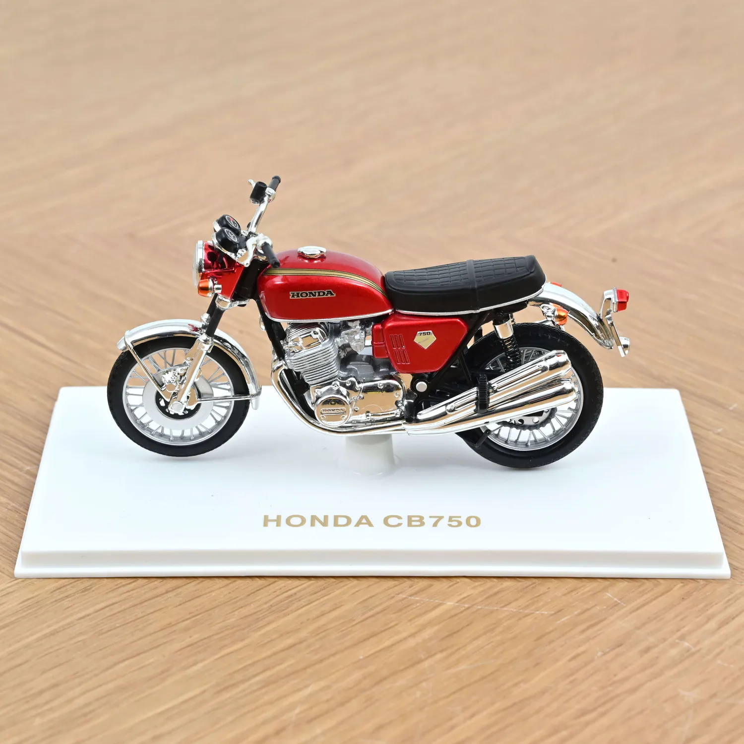 Norev Honda CB750 1969 moto miniature 1/18 rouge métallisé