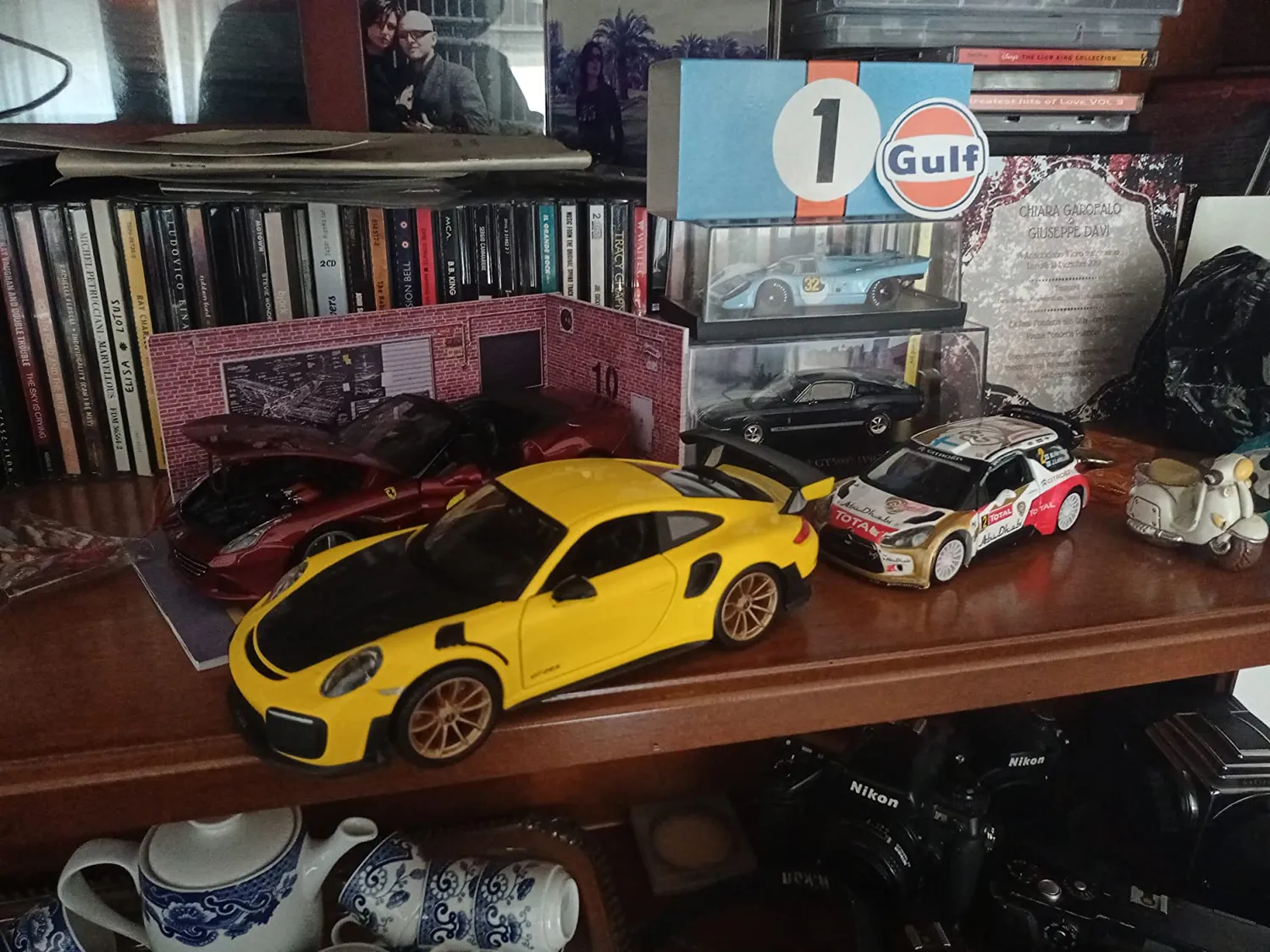 Bburago Porsche 911 GT2 RS miniature 1/24 portes ouvrantes