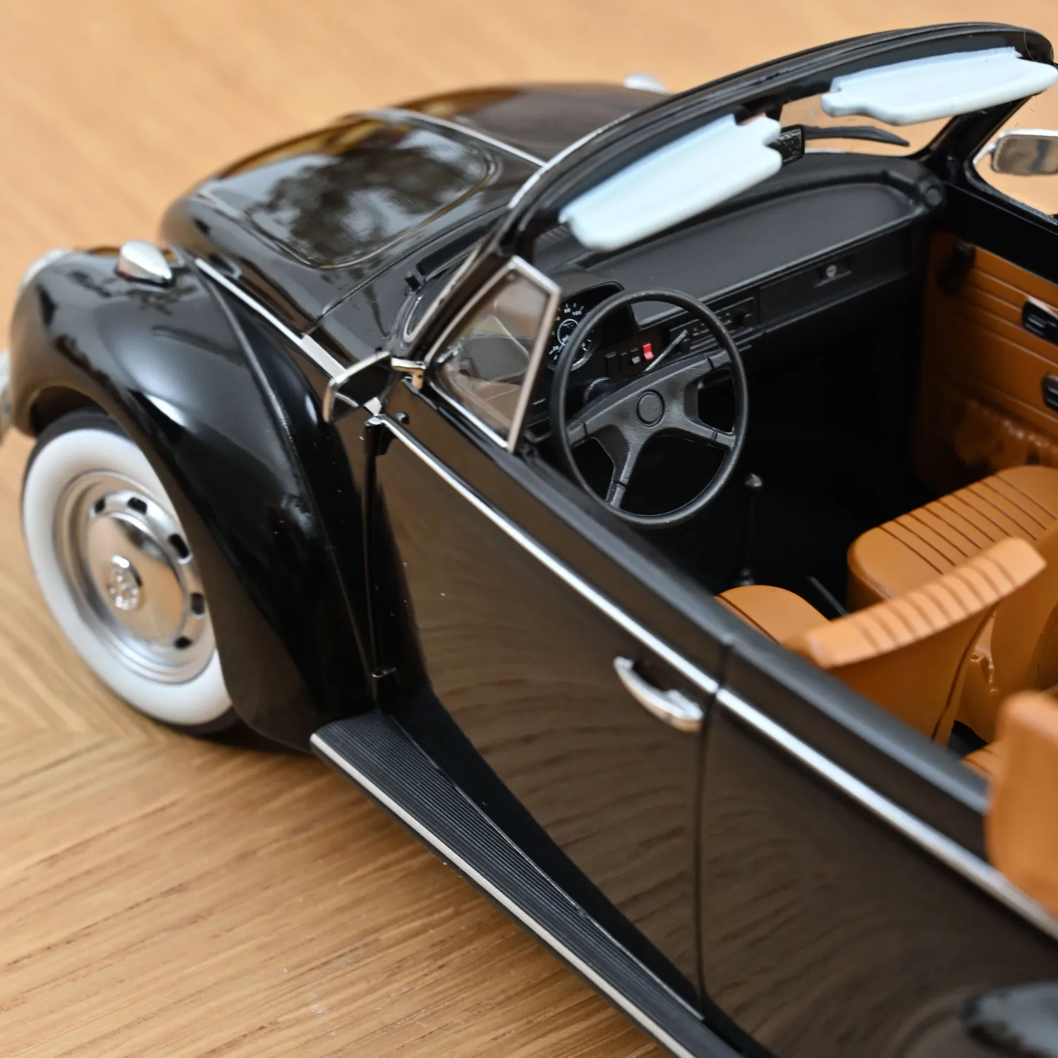 Norev VW 1303 Cabriolet 1972 voiture miniature 1/18 noir