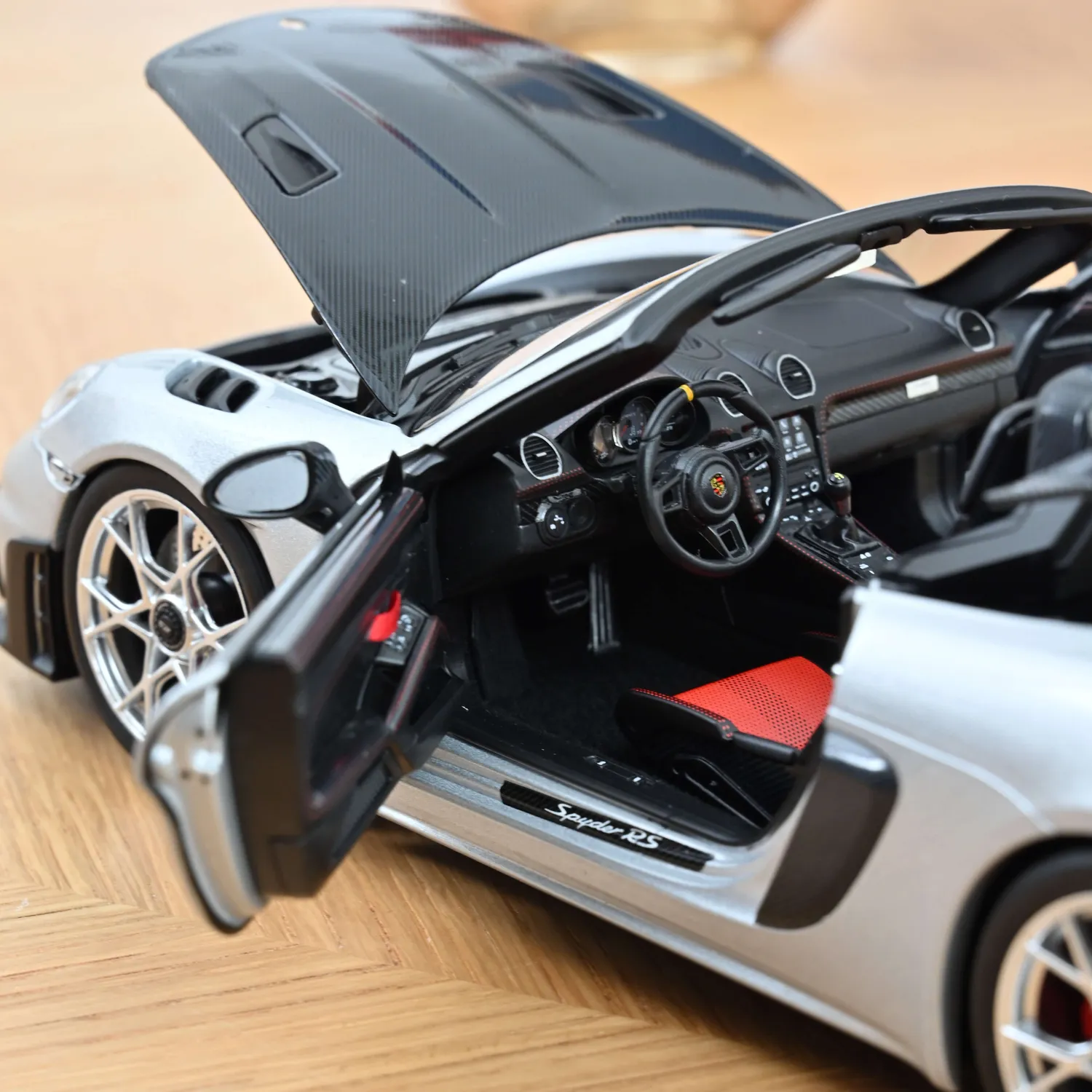 Norev Porsche 718 Spyder RS voiture miniature 1/18 GT argent