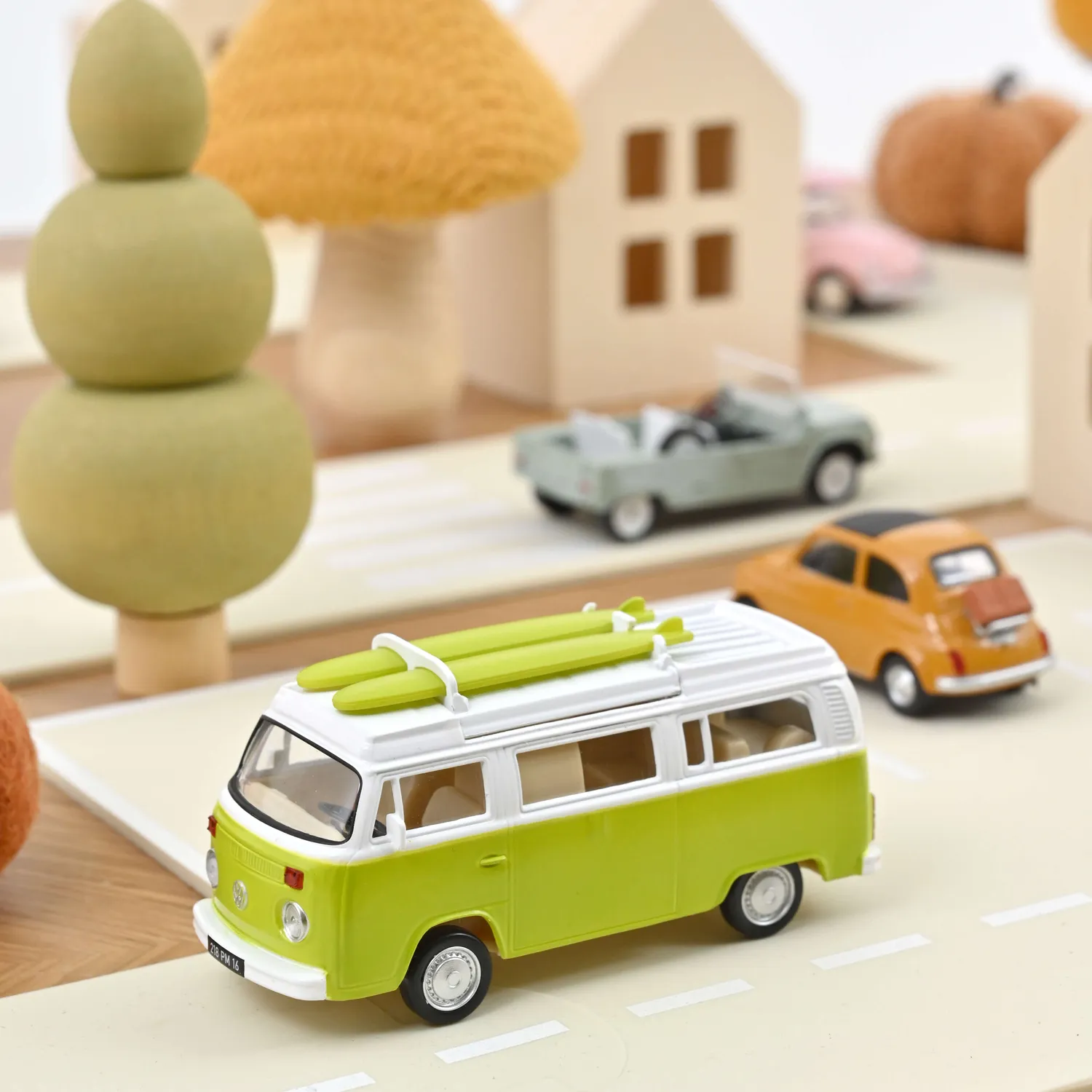 Norev Volkswagen Combi T2b jet-car vert Sauge 1/43