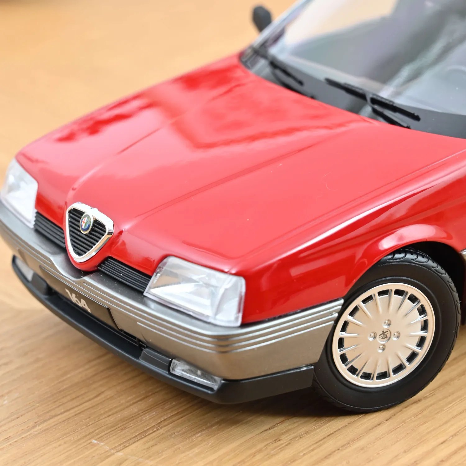 Norev Alfa Romeo 164 1991 miniature 1/18 rosso alfa berline
