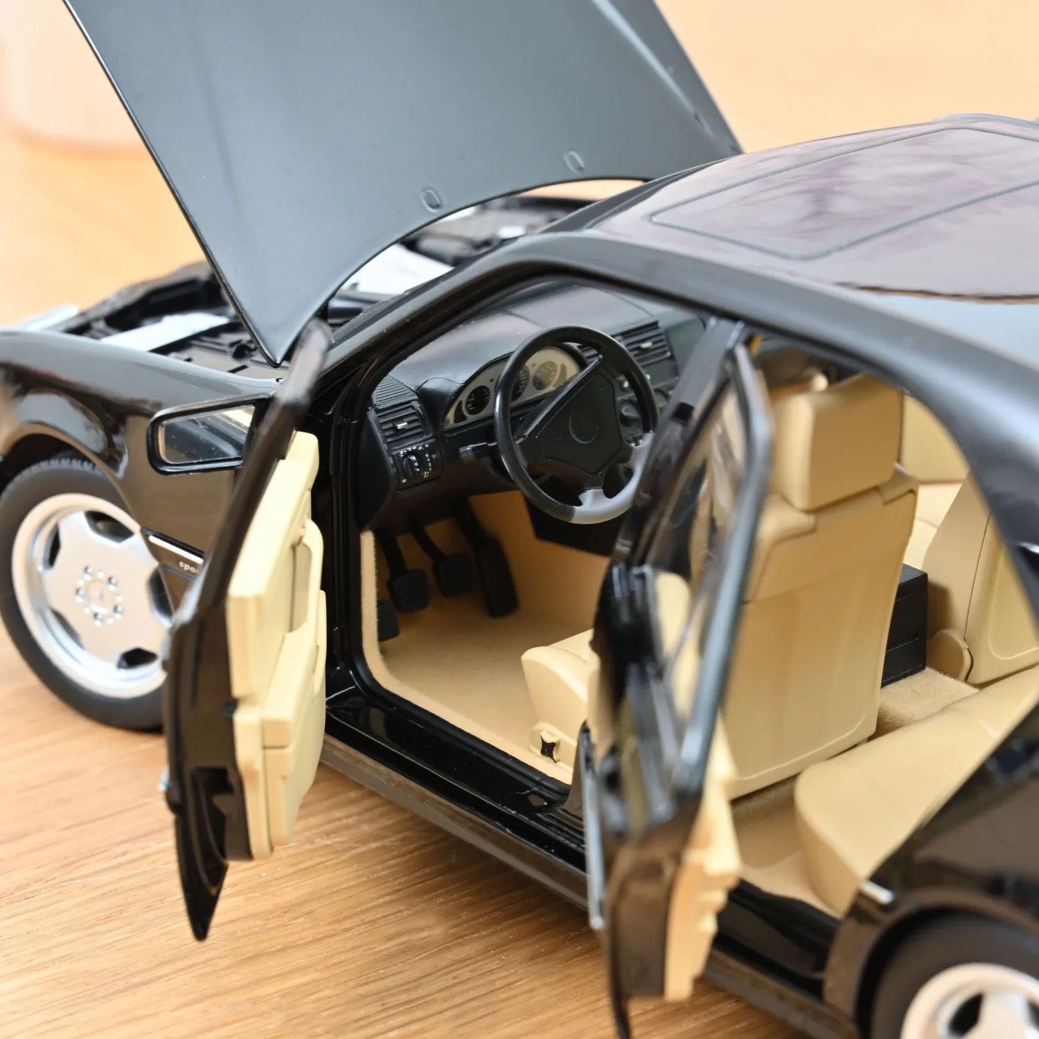 Norev Mercedes C36 AMG 1993 miniature 1/18 noir