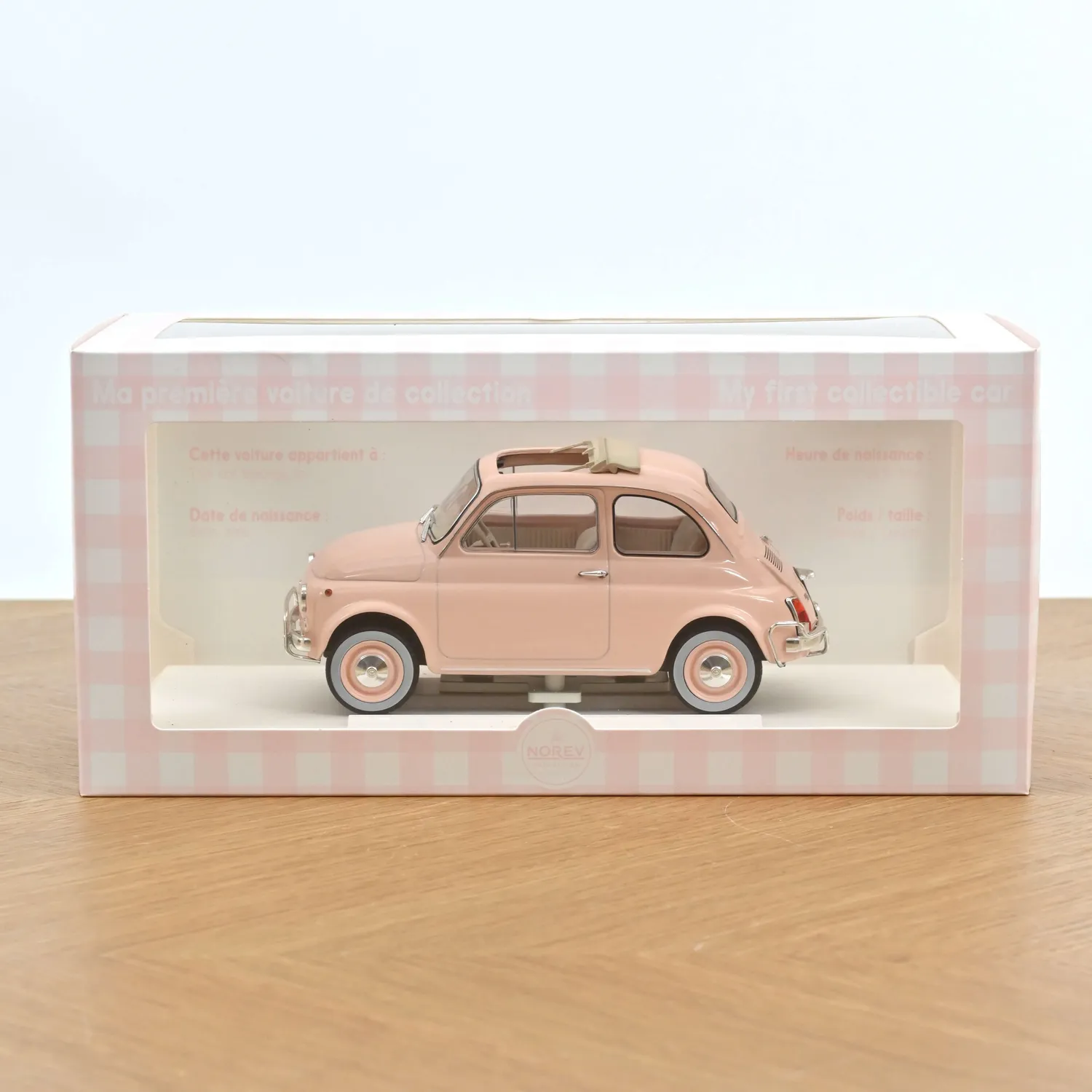 Norev Fiat 500 L 1968 miniature 1/18 Rose naissance