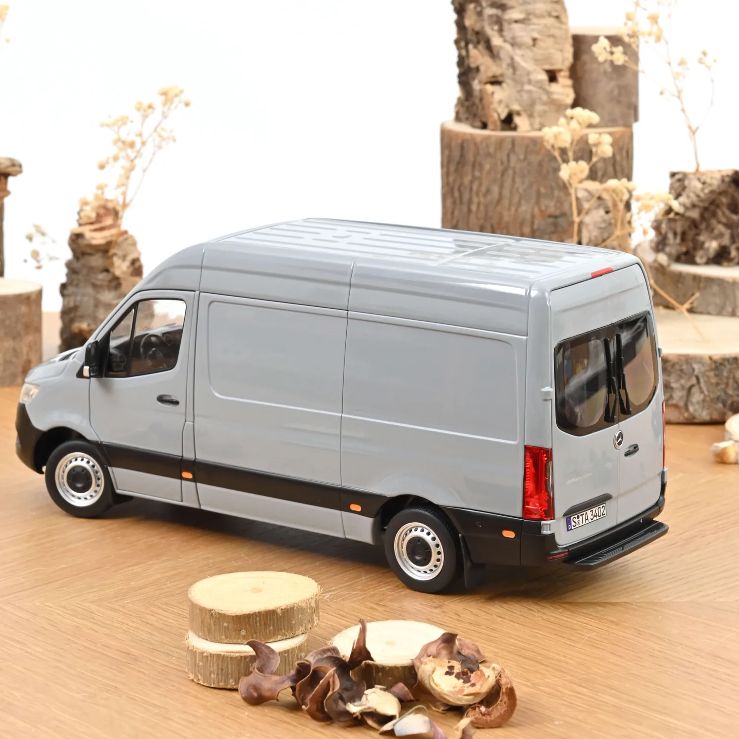 Norev Mercedes Sprinter 2018 miniature 1/18 gris 5 ouvrants