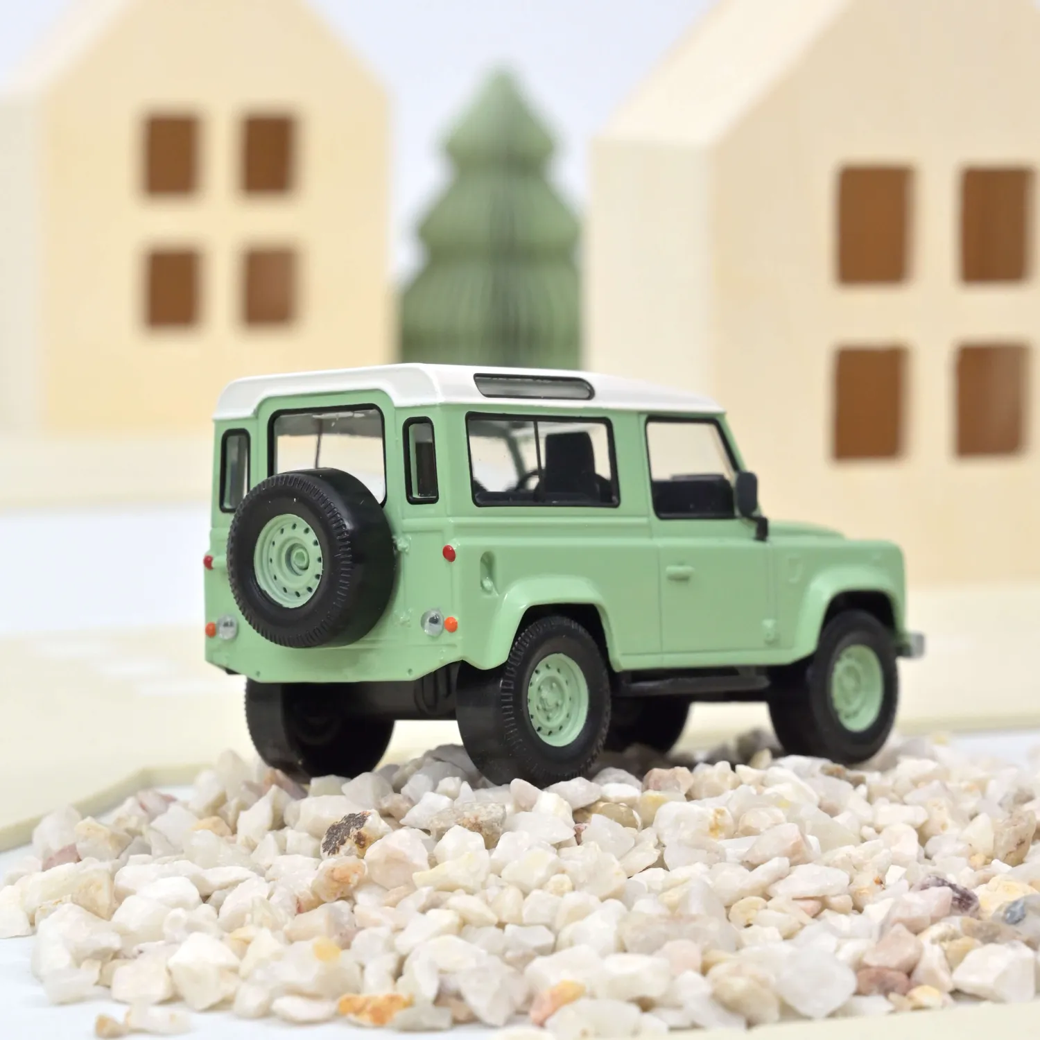 Norev Land Rover Defender 1995 jet-car 1/43 vert blanc