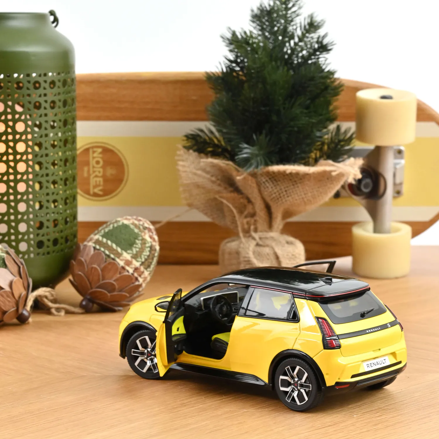 Norev Renault 5 E-Tech 2024 miniature 1/18 jaune pop