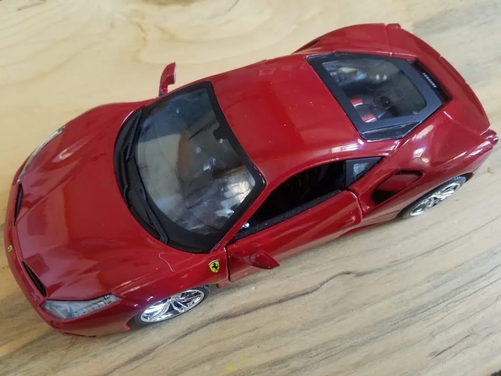 Maisto M39131 Ferrari 488 GTB maquette kit 1:24