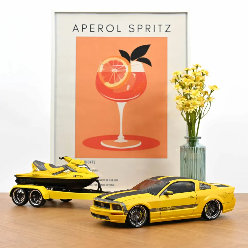 Norev Mustang Parotech Jet Ski voiture miniature jaune 1/18