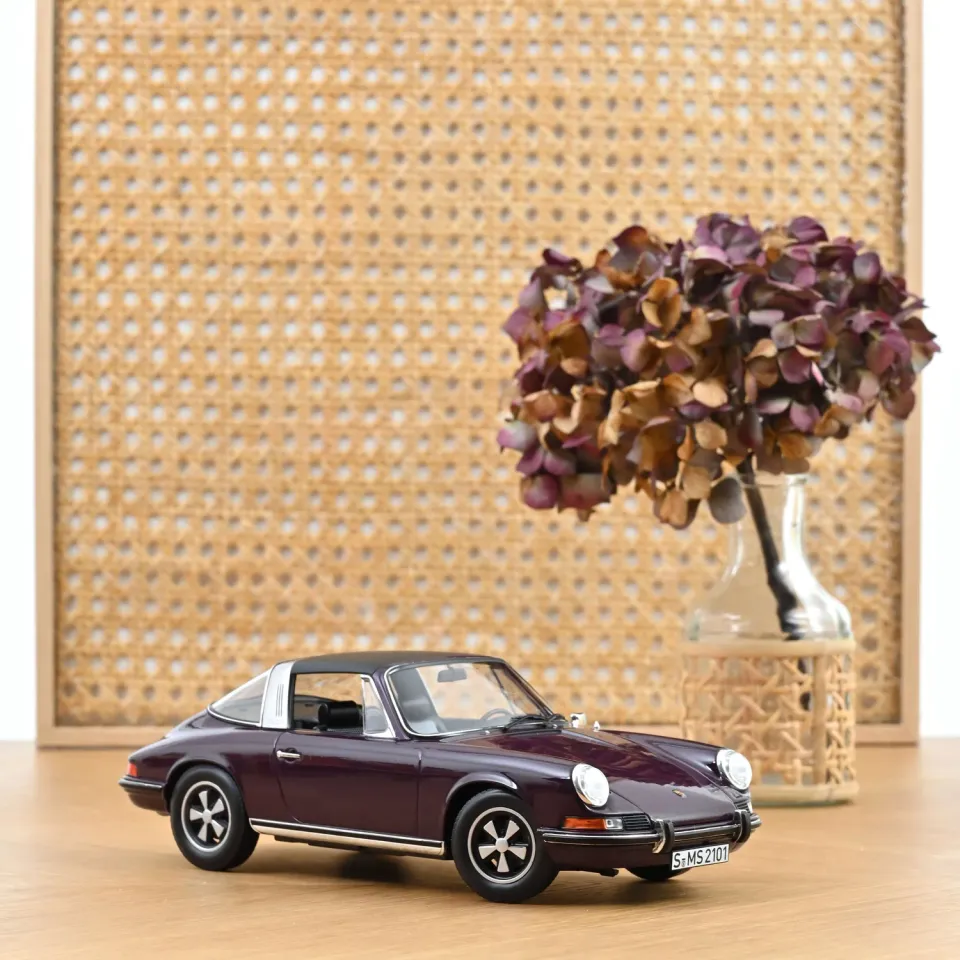 Norev Porsche 911 E Targa 1971 miniature 1/18 mauve toit amovible