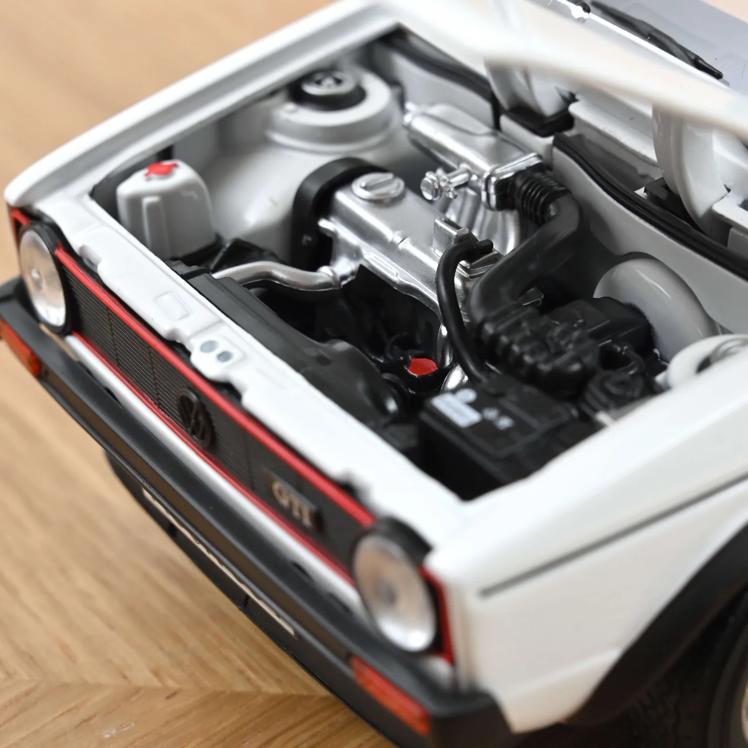 Norev VW Golf GTI 1976 miniature 1/18 blanc alpin