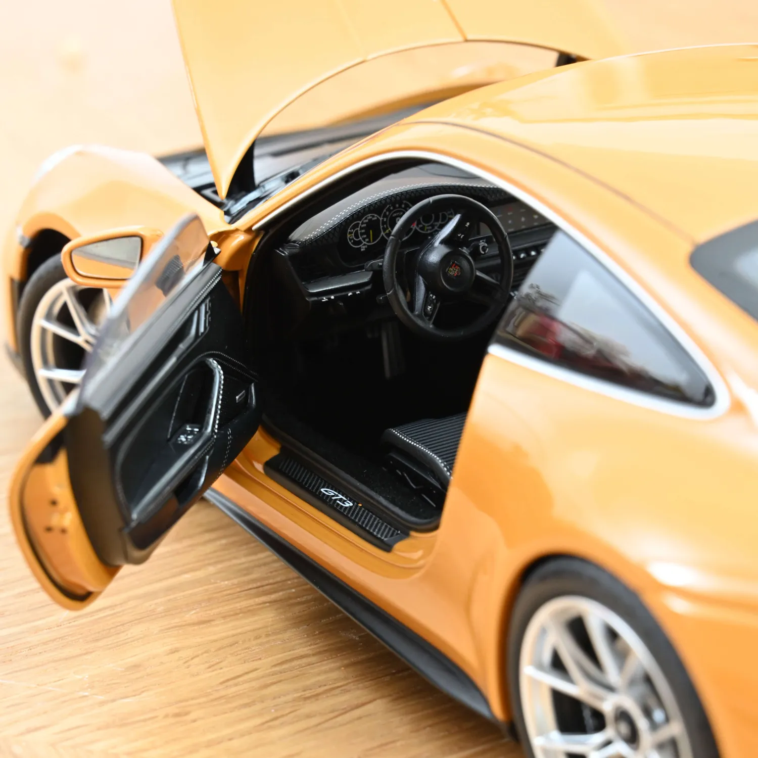 Norev Porsche 911 GT3 Touring 2025 miniature 1/18 Jaune Bahama