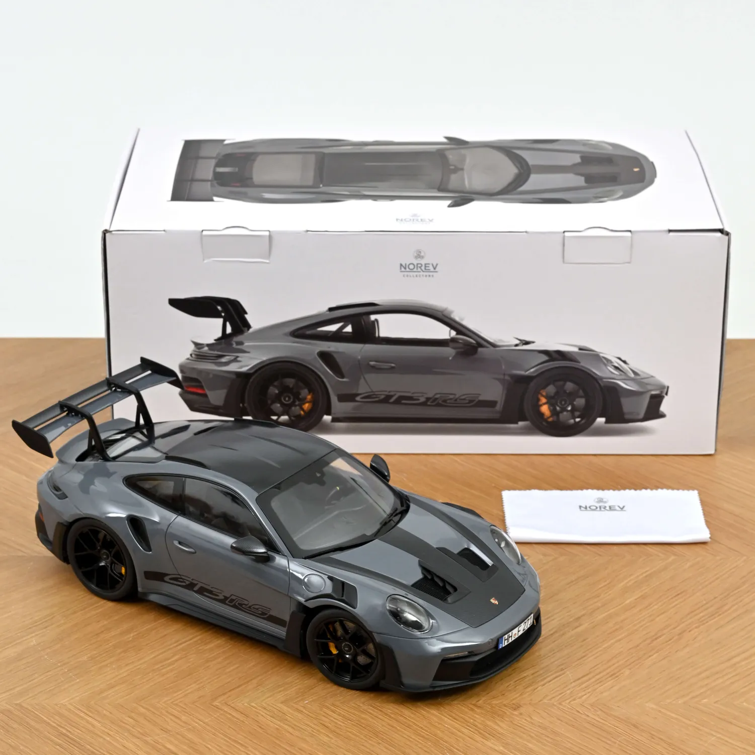Norev Porsche 911 GT3 RS Pack Weissach 2022 miniature 1/12 gris