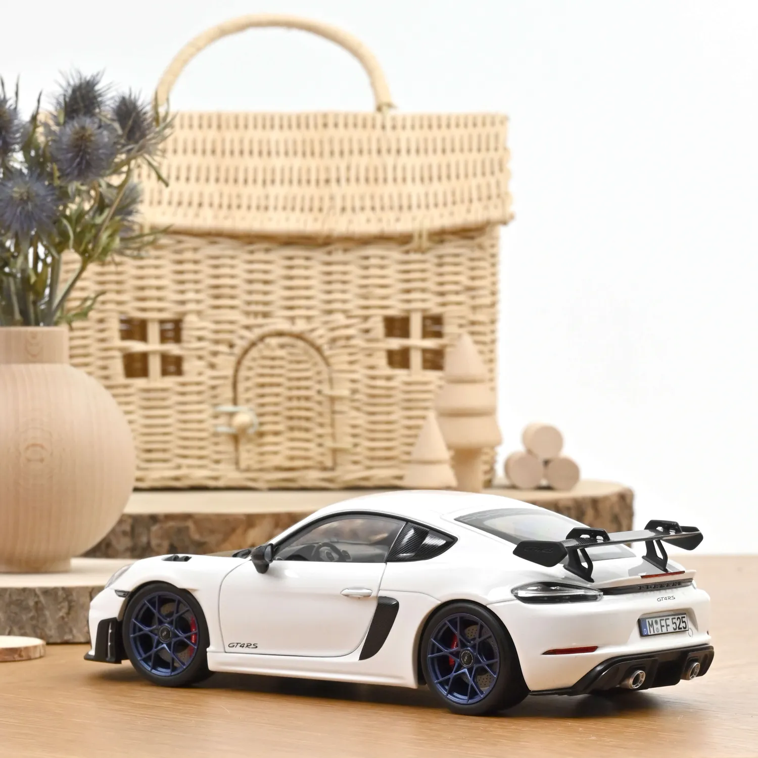 Norev Porsche Cayman GT4 RS voiture 1:18 blanc Weissach