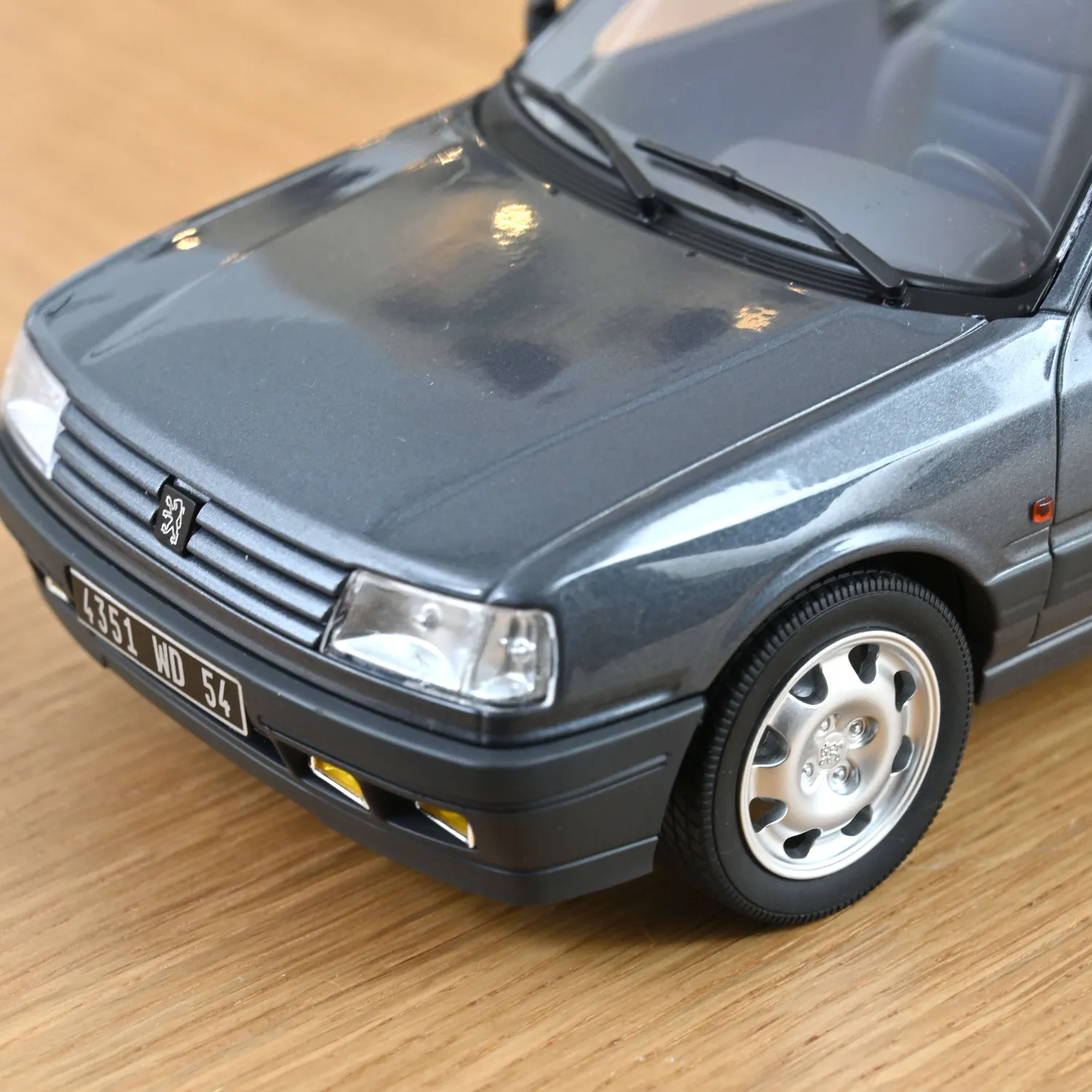 Norev Peugeot 309 GTi 16 1991 miniature 1/18 gris magnum 300 ex