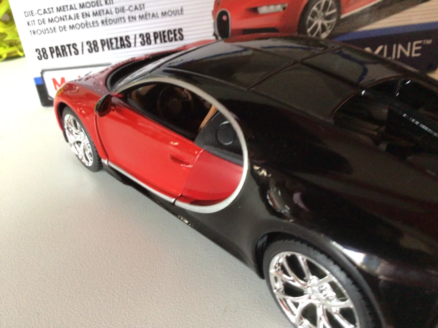 MAISTO M39514 Bugatti Chiron kit 1/24 métal à monter