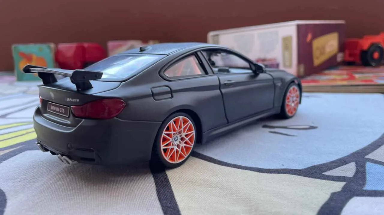 Maisto BMW M4 GTS voiture miniature 1:24 métal