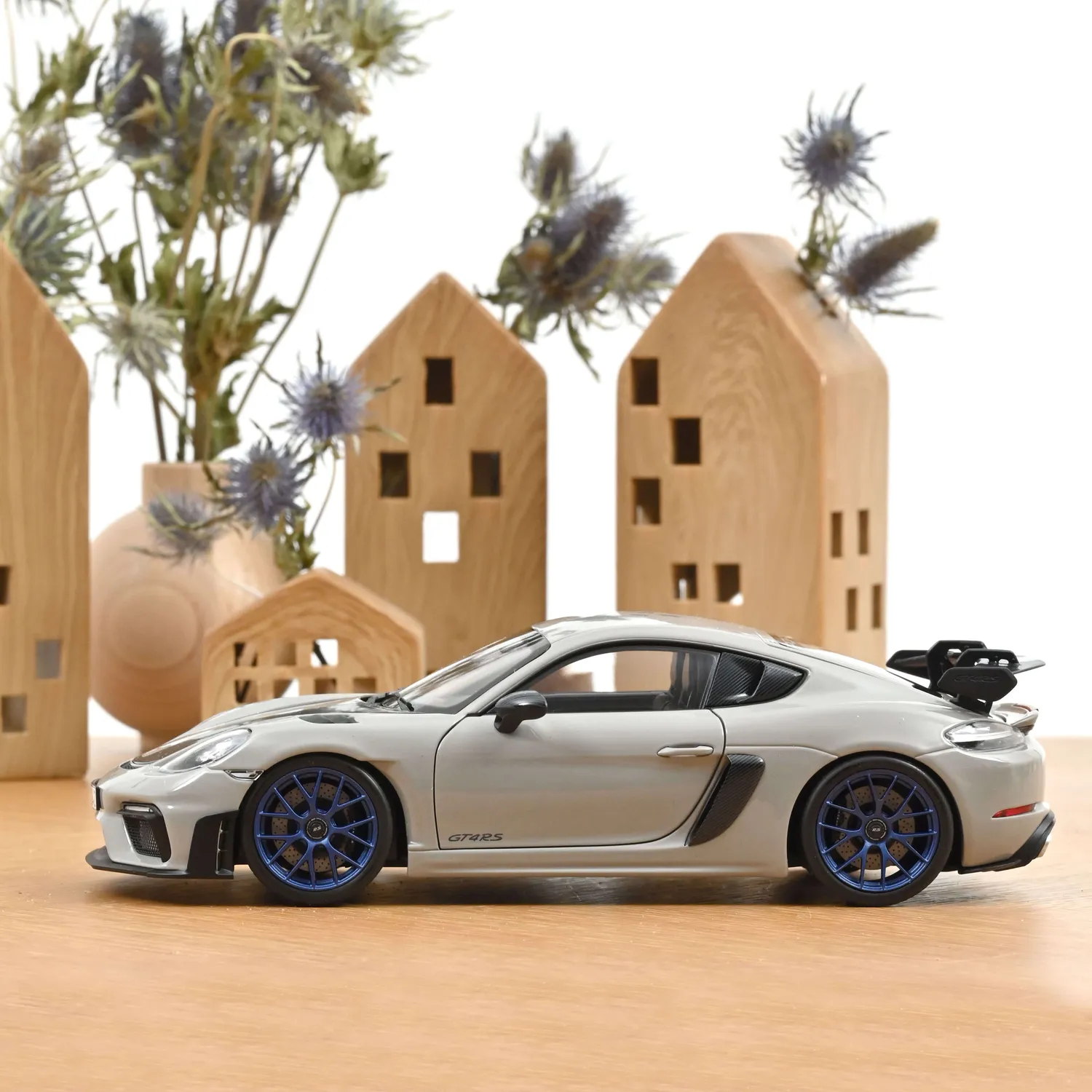 Norev Porsche Cayman GT4 RS 2023 miniature 1/18 Craie Weissach