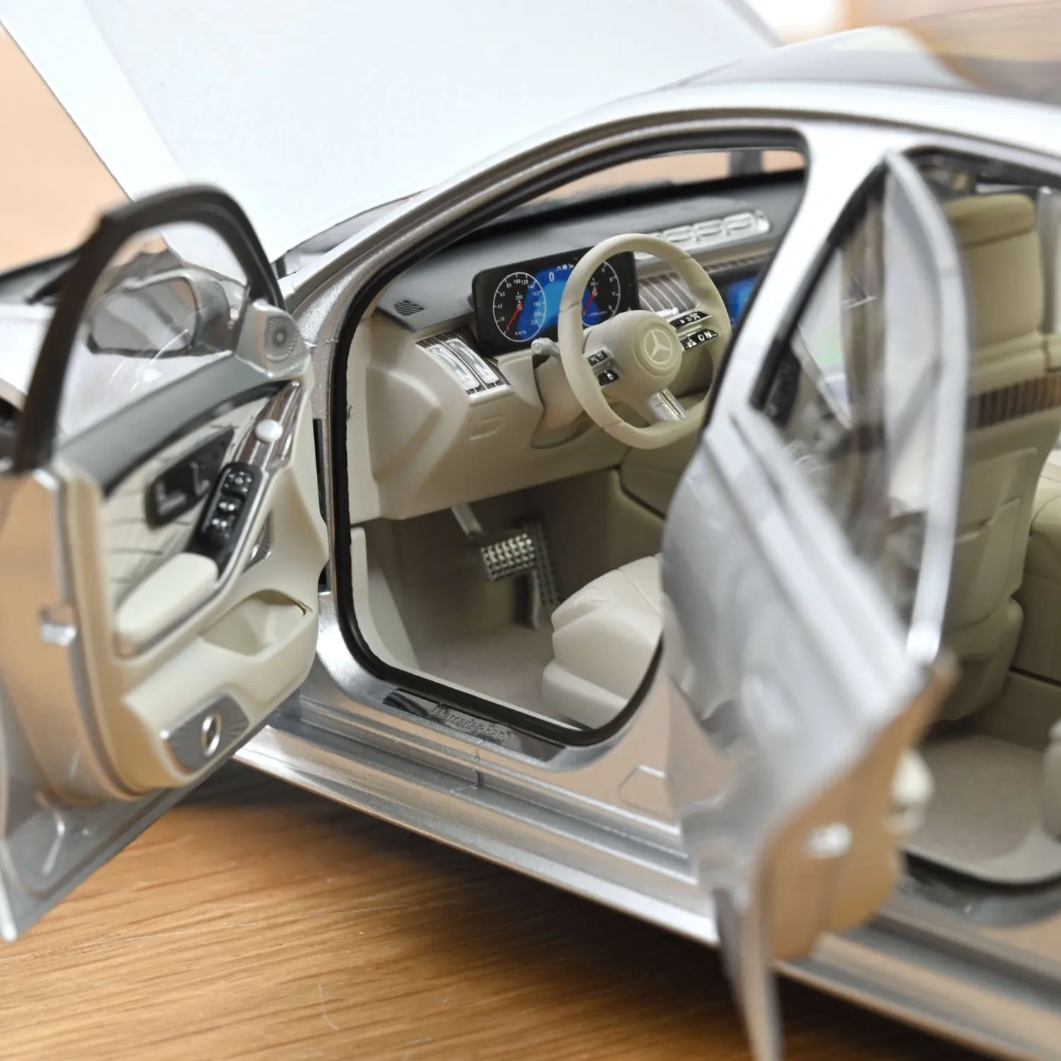 Norev Mercedes Classe S AMG-Line 2021 voiture miniature 1/18 argent brillant