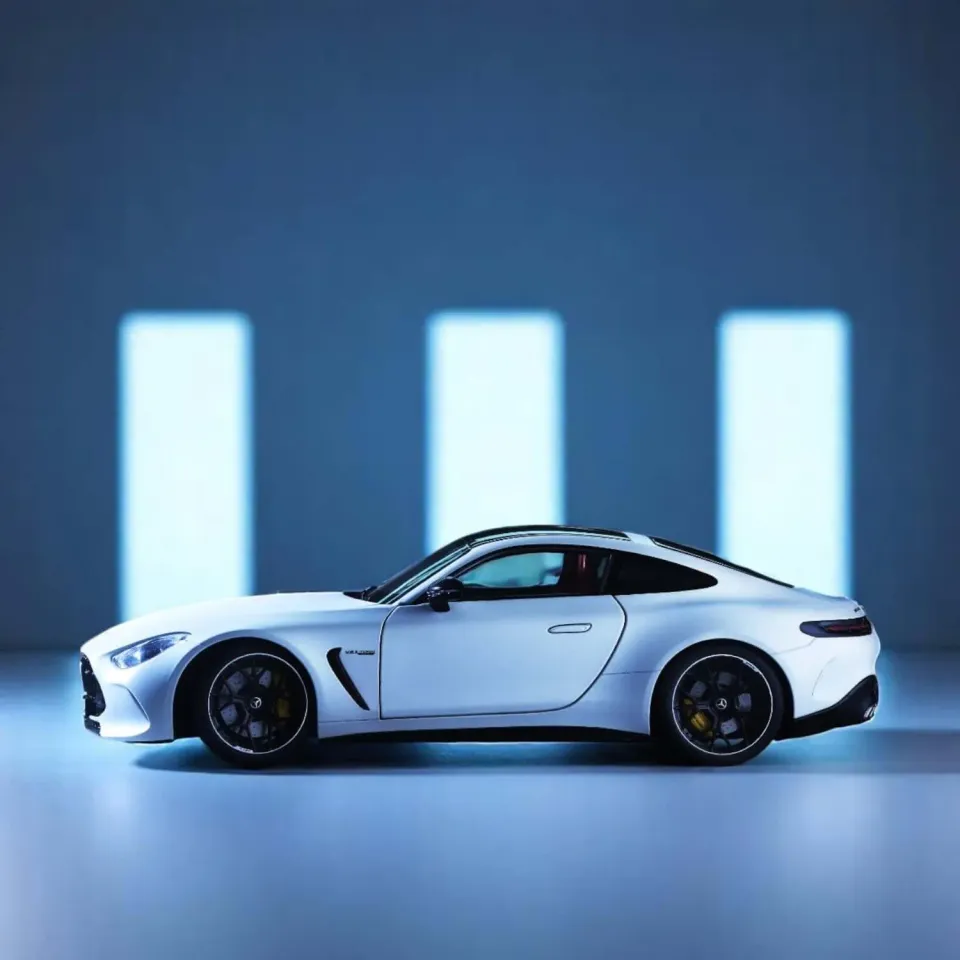 NZG Mercedes-AMG GT 63 voiture miniature 1:18 blanc opalithe