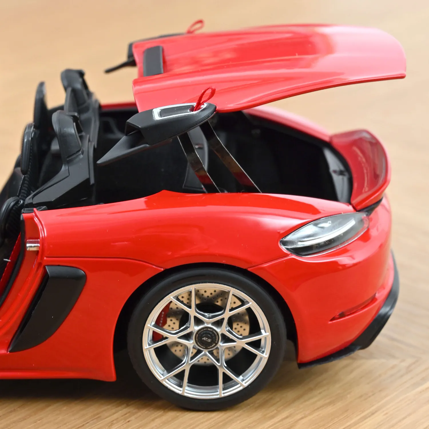 Norev Porsche 718 Spyder RS 2023 miniature 1/18 rouge indien