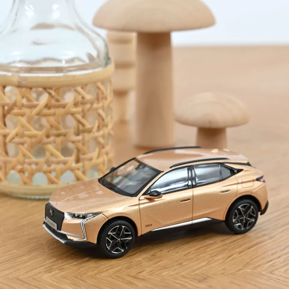Norev DS 4 Cross miniature 1/43 or cuivré