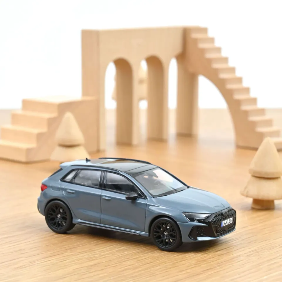 Norev Audi RS 3 2025 voiture miniature 1/43 gris Kemora