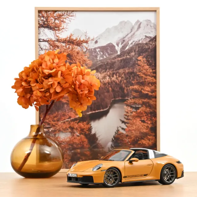 Norev Porsche 911 Targa 4 GTS 2025 voiture miniature 1/18 jaune Bahama